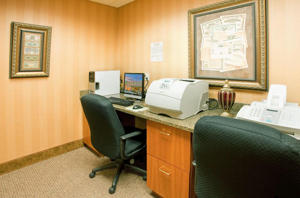 Holiday Inn Express Hastings By Ihg Zewnętrze zdjęcie